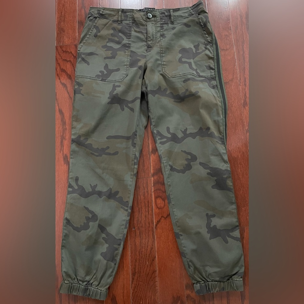Sanctuary women’s camo joggers